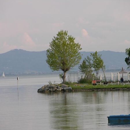 Appartamento Vacanze Magnolia e Glicine Tuoro sul Trasimeno Esterno foto